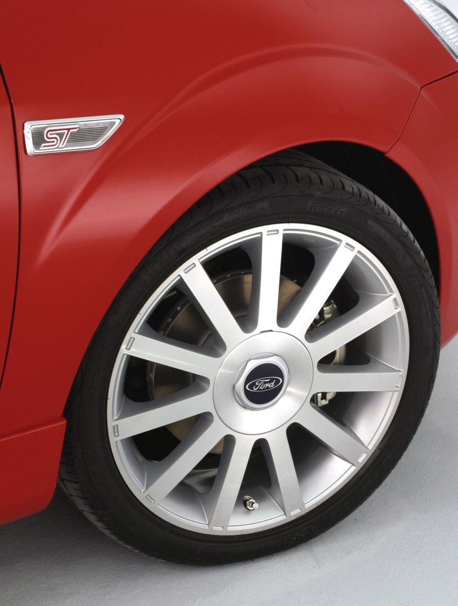  Ford Fiesta ST 2005 года  (фото 11 из 57)